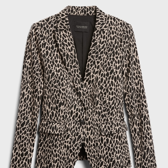 Gorgeous Animal Print Blazer - Picture 4 of 8